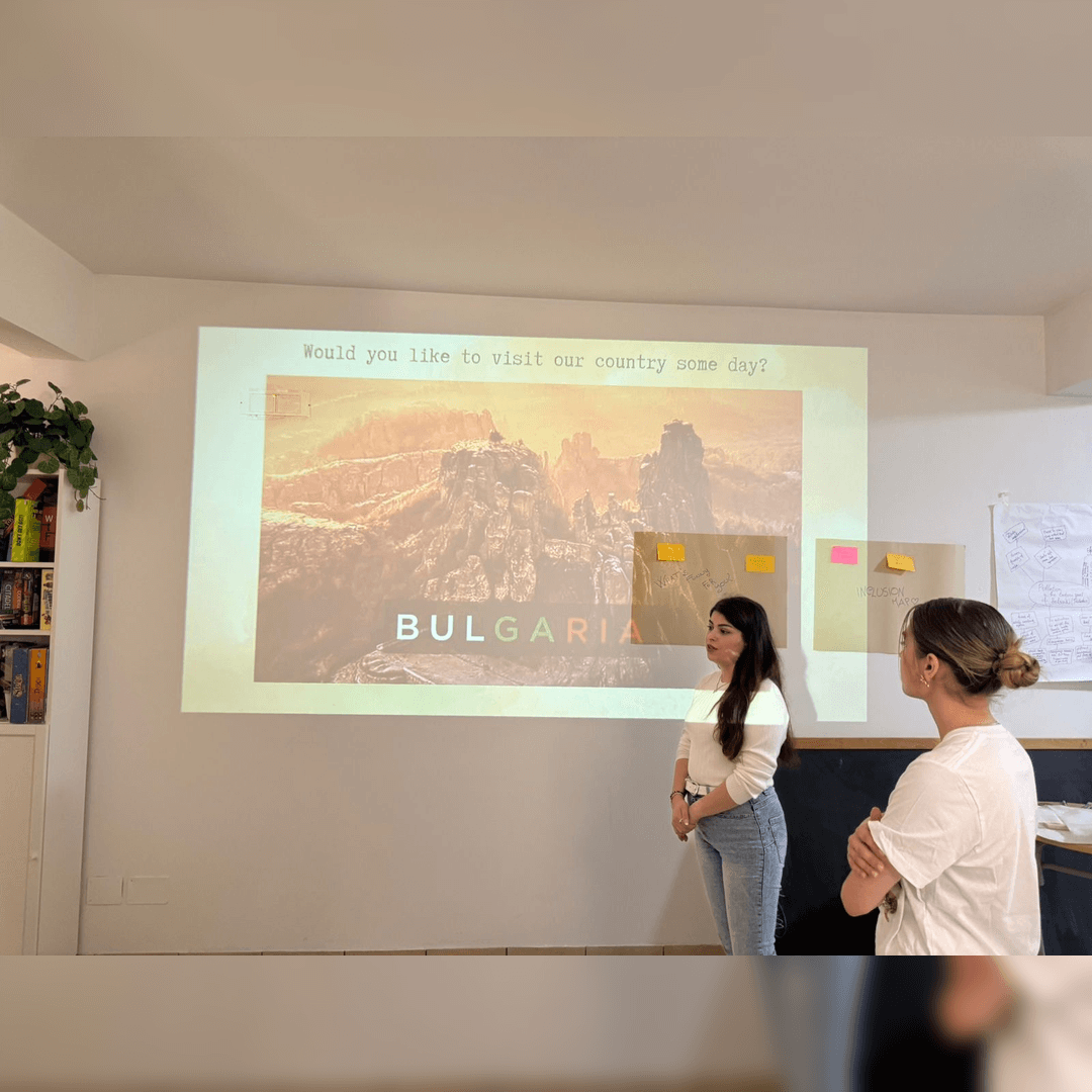 Image gallery marquee