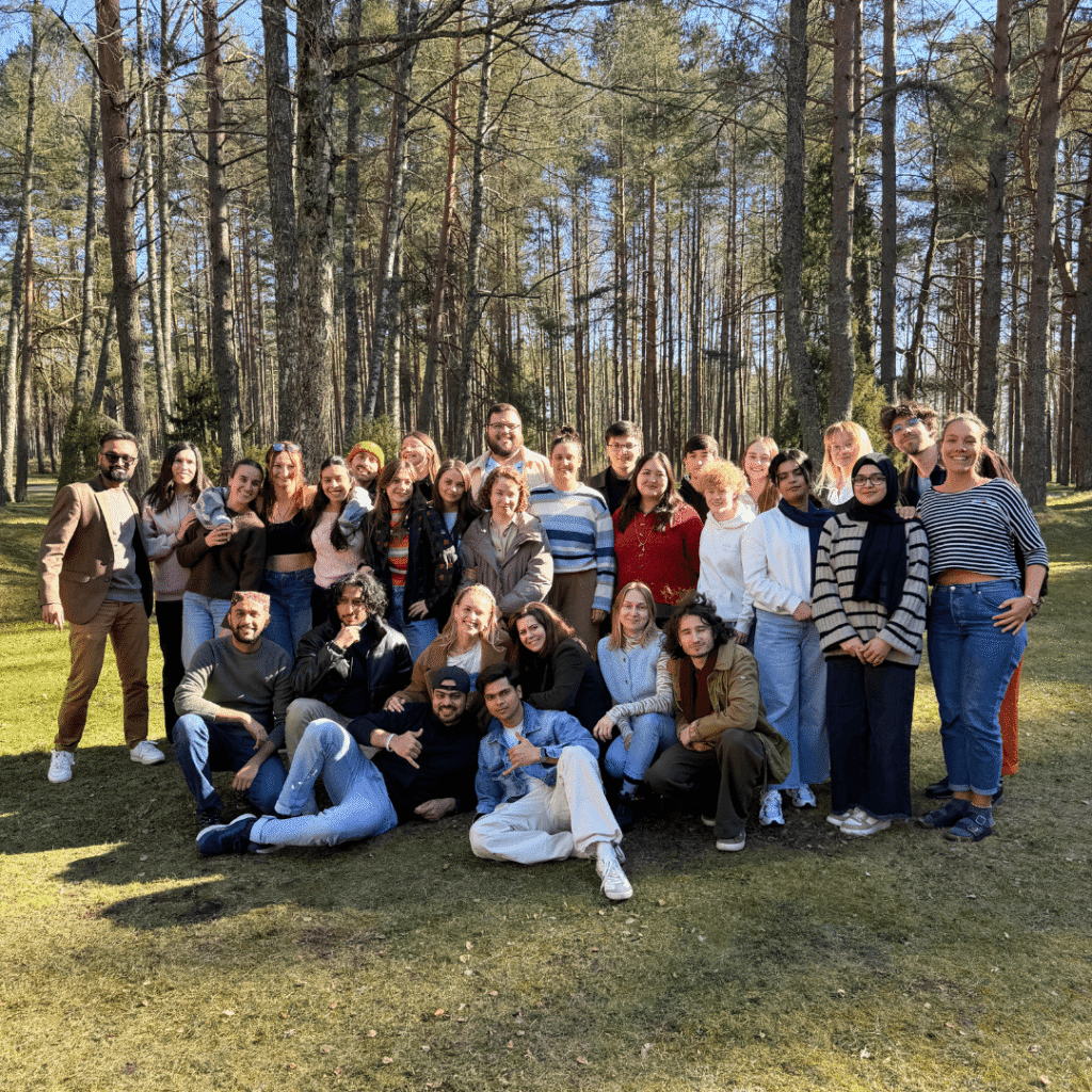United Vision volunteers in Train the Trainer – Treehouse Building Course – Germany project